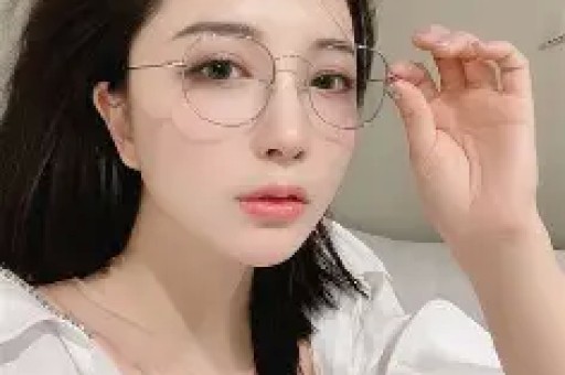 游客吐槽名人蜡像“哪儿也不像”度假村：确实不像不清楚是否获得了明星授权