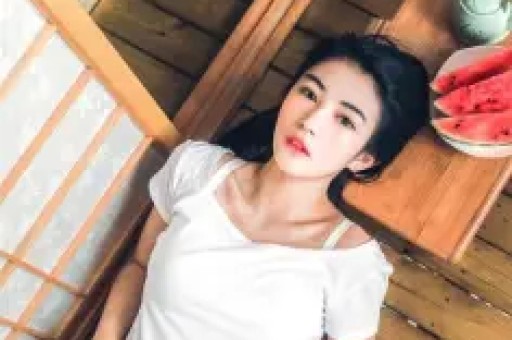 谢贤为曾江洗脚谢贤掌掴曾江事件疑为炒作